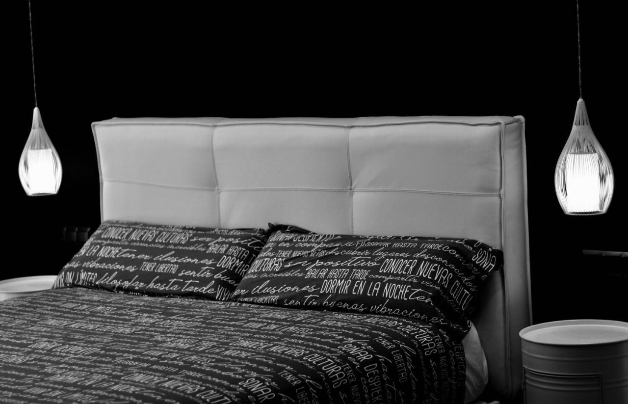 Black And White Suitte "Plaza" Noja Zewnętrze zdjęcie