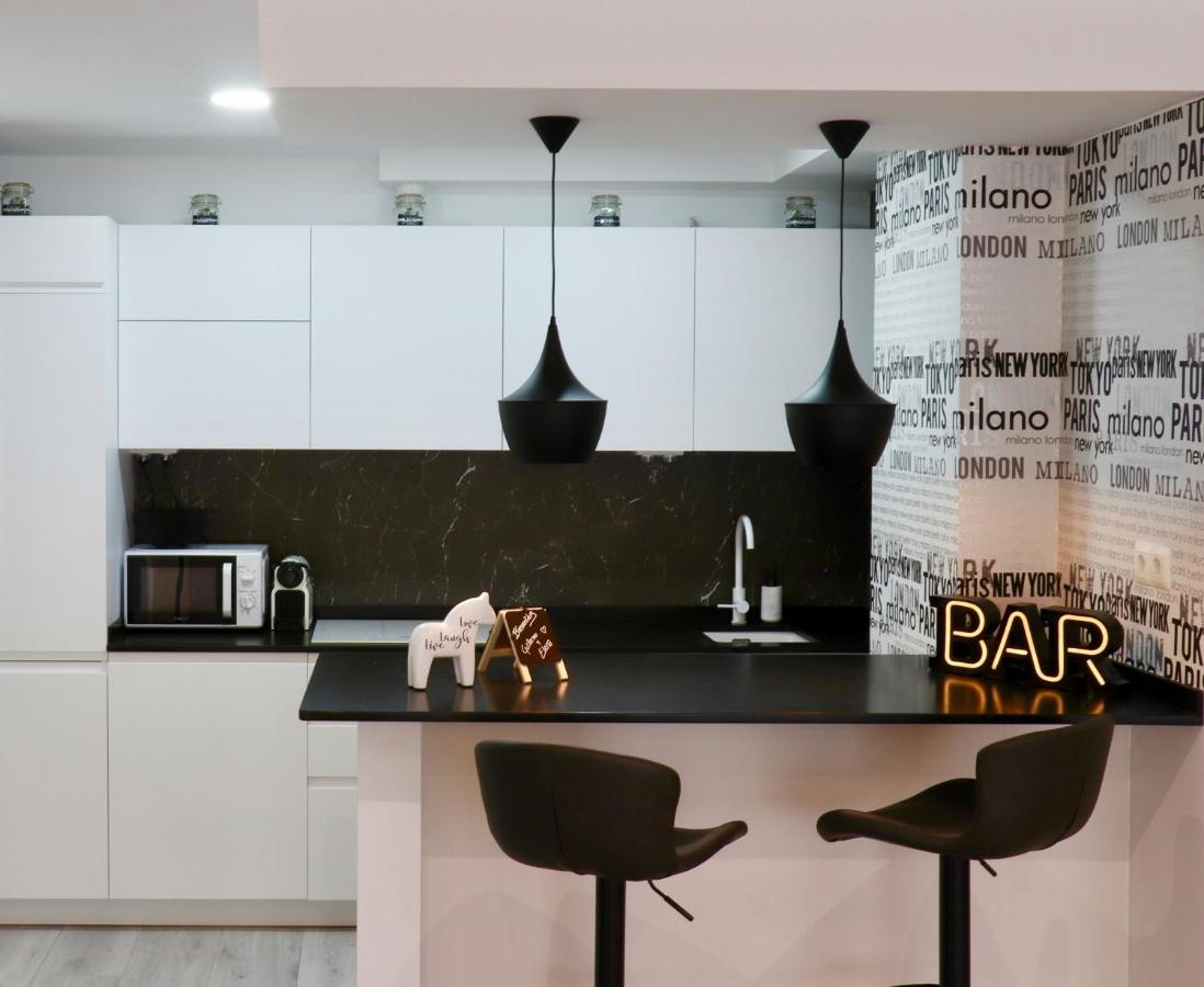 Black And White Suitte "Plaza" Noja Zewnętrze zdjęcie